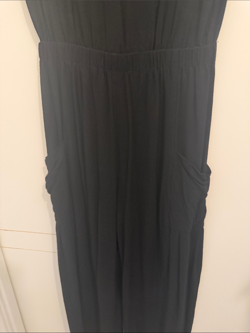 Women's Black Short-Sleeve Jumpsuit with Elastic Waist and Pockets - Picture 3 of 3